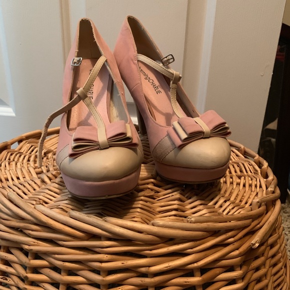 Charming Charlie pink bow heels - Picture 2 of 6